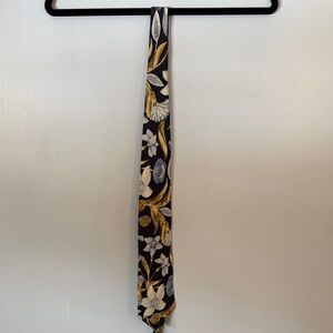 Elegant Floral Tie in Gold and Blue